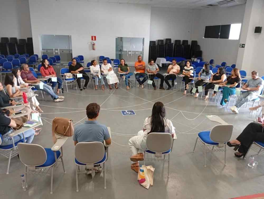 Profissionais de saúde de Brumado iniciam curso para ampliar cuidado humanizado