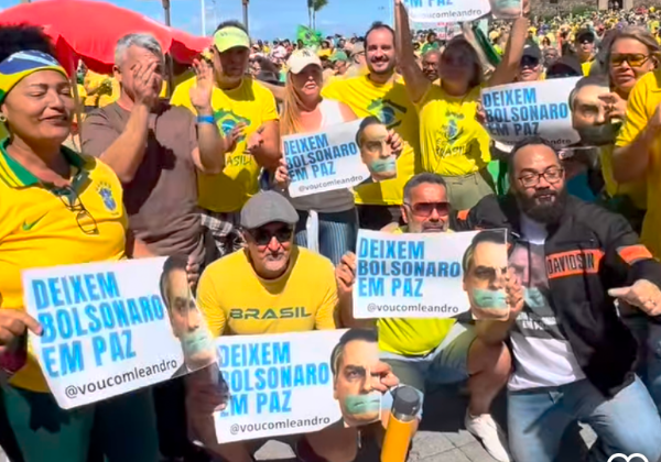 “Reaja, Brasil”: apoiadores de Bolsonaro protestam contra STF e Lula em Salvador