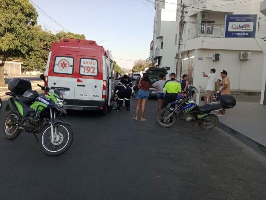 Acidente em Guanambi deixa homem ferido após colisão entre moto e carro