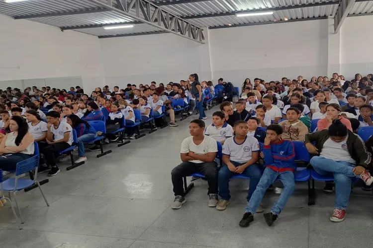 Escola municipal em Brumado vira palco de esperança contra violência