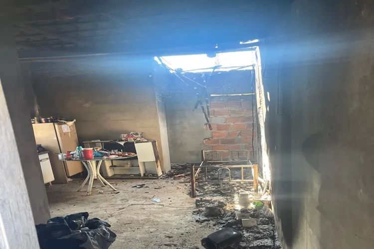 Ex-companheira sofre agressões e tem casa incendiada; suspeito é preso em Cordeiros
