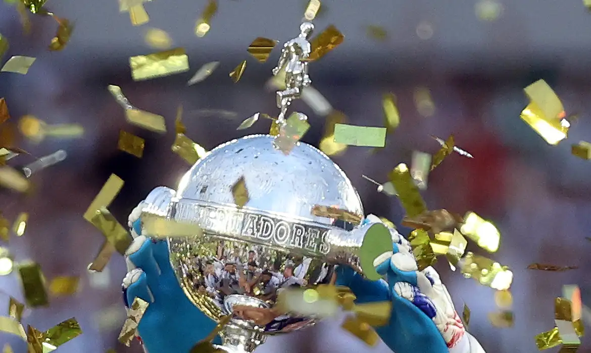 Libertadores 2025 define semifinalistas; Flamengo e Palmeiras seguem como representantes do Brasil