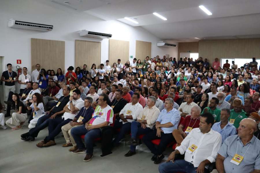 Prefeito de Paramirim lidera apelo por hospital regional e recebe apoio em encontro da SERIN