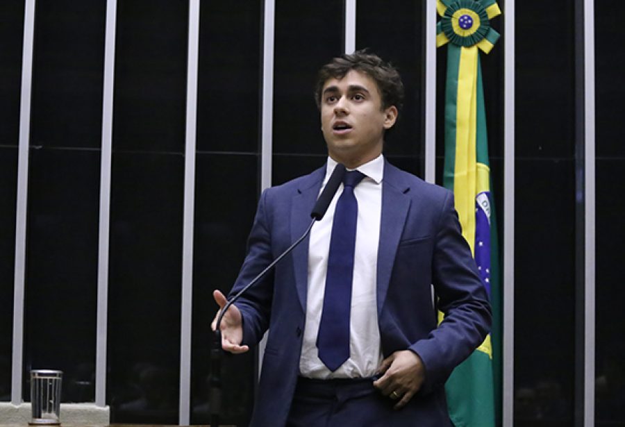 “Colocaram cinco argentinos para julgar Pelé”, dispara Nikolas sobre julgamento de Bolsonaro