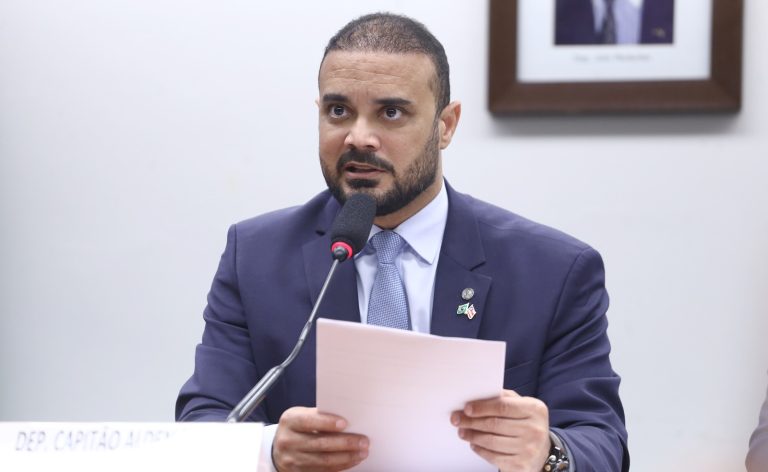 Alden questiona pesquisa que coloca Lula à frente na corrida presidencial de 2026