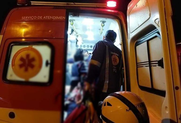 Casal fica ferido em colisão entre carreta de combustível e carro na BR-030, no município de Brumado