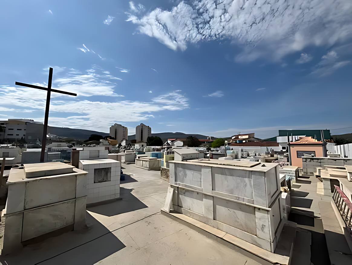 Cemitérios de Brumado abrem das 6h às 20h em dia de fé, memória e saudade