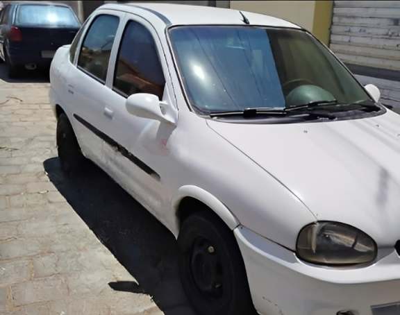 Corsa Classic é furtado em Macaúbas durante a madrugada; família pede ajuda para localizar veículo