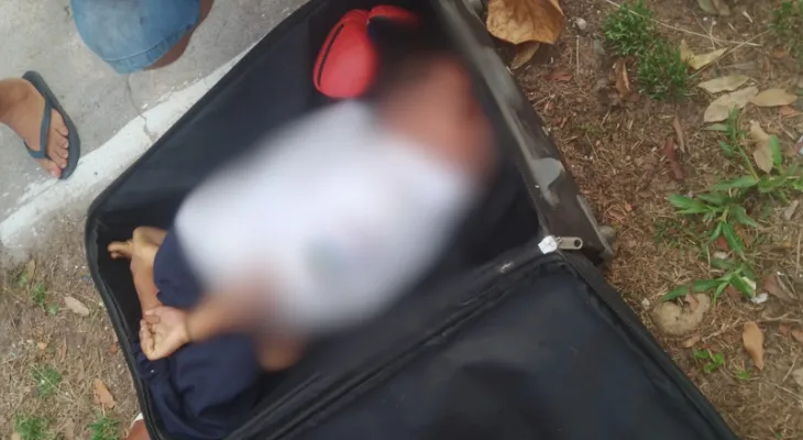 Criança de 6 anos é encontrada morta em mala; polícia apura homicídio