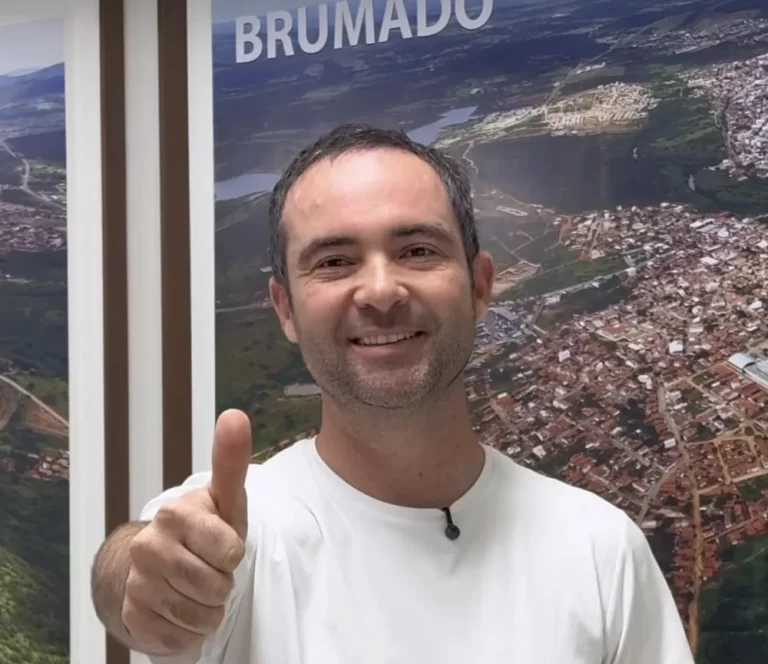 Brumado avança: Fabrício Abrantes homologa contrato para modernizar iluminação pública