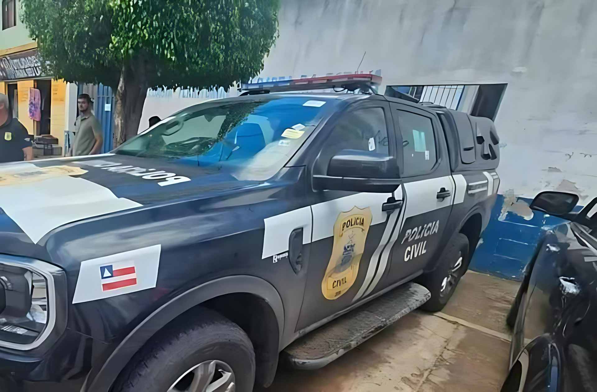 Homem sobrevive a quatro tiros em bar na Chapada Diamantina; três suspeitos são presos