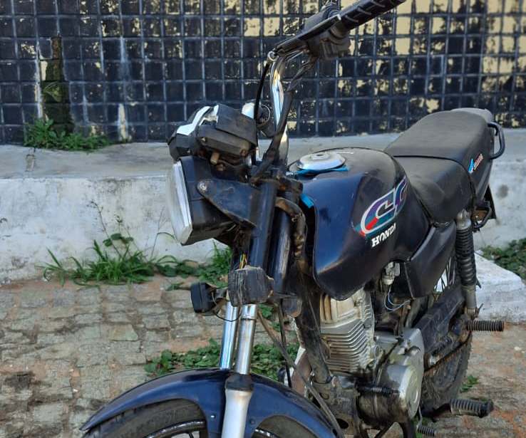 Motocicleta adulterada é apreendida pela CPRv/Brumado durante fiscalização em Guanambi