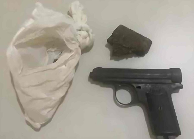 PM apreende pistola suíça e droga em casa abandonada na zona rural de Ibicoara