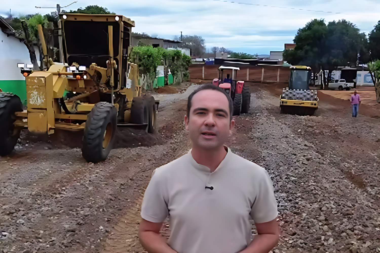 Prefeito Fabrício Abrantes acompanha revitalização de cemitérios em preparação para o Dia de Finados