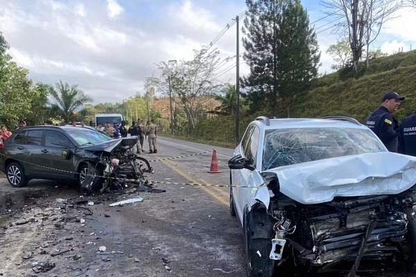 Tio e noivo morrem em batida trágica na BR-101, no sul da Bahia