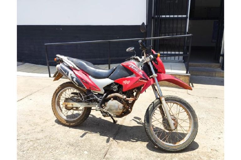 CIPRv apreende motocicleta roubada durante fiscalização em Brumado