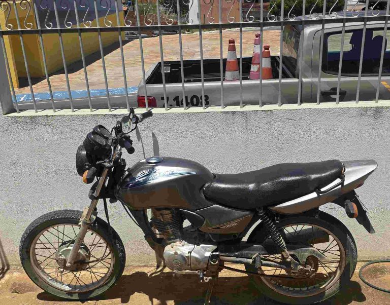 CIPRv/Brumado apreende carro roubado durante fiscalização em Tanhaçu