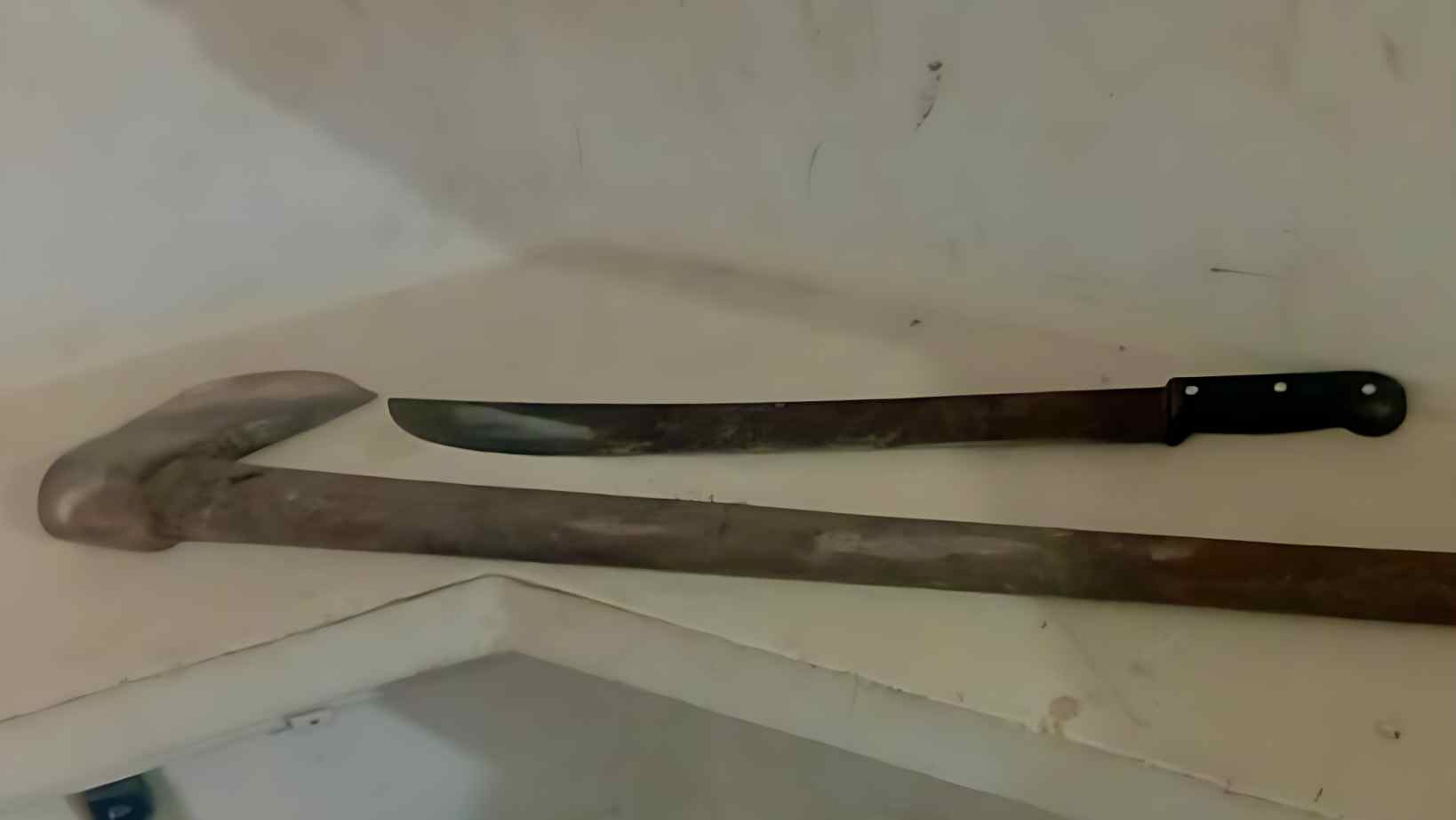 Homem ameaça família com facão e machado; PM age rápido e evita tragédia em Barra da Estiva