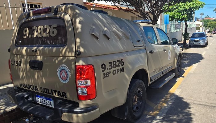 Homem desconfia de encomenda e descobre crack escondido em roupa