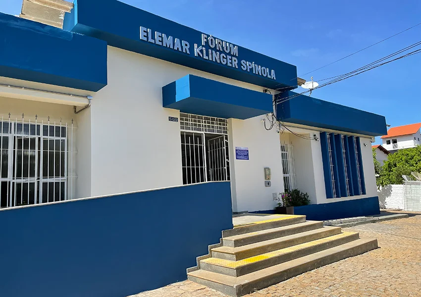 Homem é condenado a 16 anos por tentativa de homicídio com facão em Dom Basílio