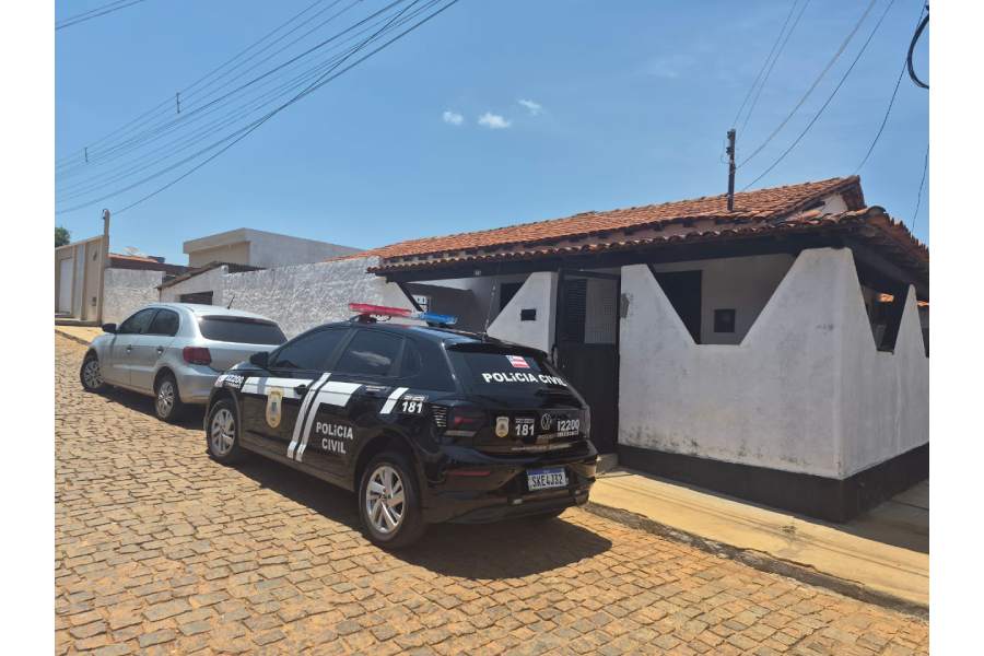 Homem vai à delegacia para depor e acaba preso ao ter mandado descoberto em Ibiassucê