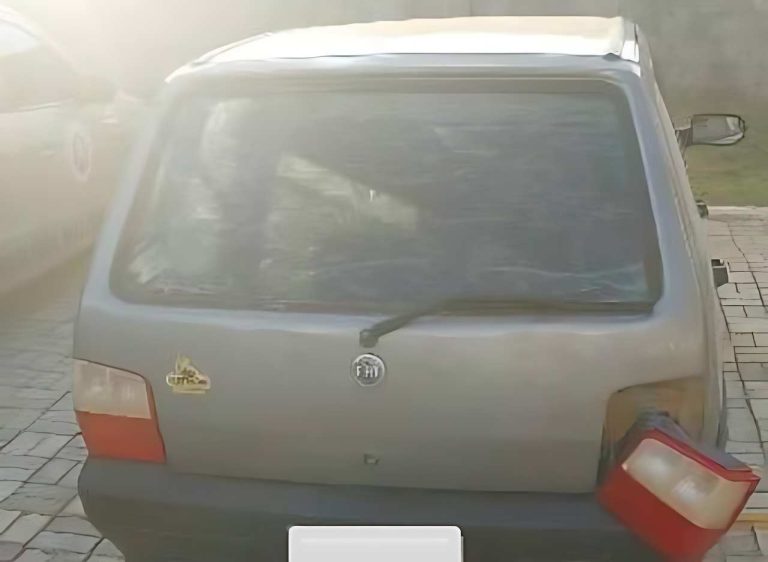 Motorista sem habilitação causa acidente e é detido após bater em carro da polícia na cidade de Iuiu