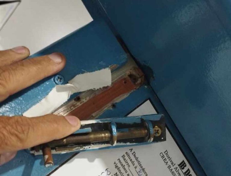 Mulher é detida após causar confusão e danificar portas da UPA de Tanhaçu