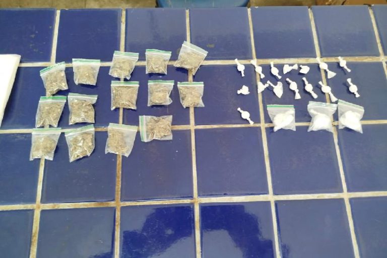 Mulher é presa com cocaína e maconha em operação da PM no centro de Brumado