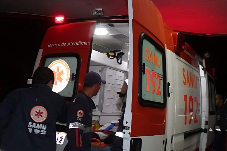 Mulher fere companheiro com faca e casal acaba na UPA em Guanambi