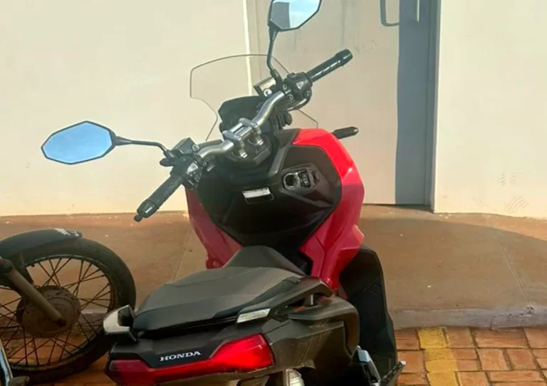Polícia Militar recupera moto roubada em São Paulo na cidade de Caculé