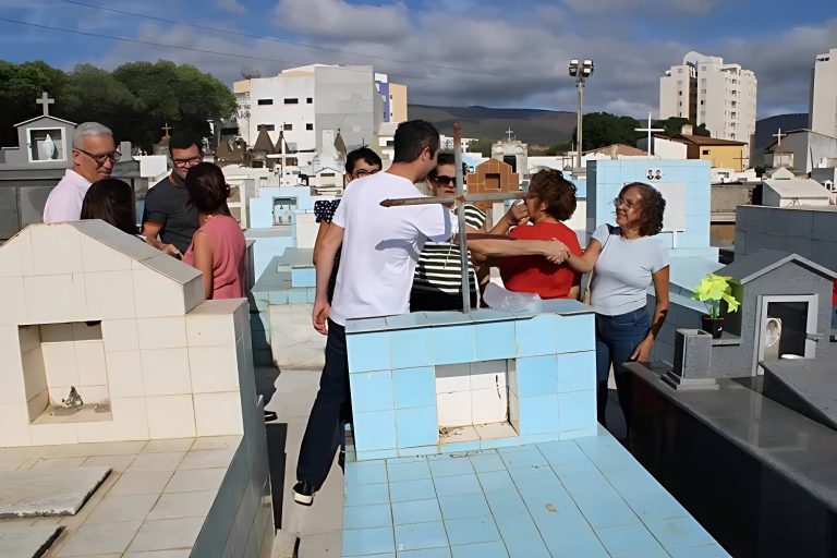 Prefeito Fabrício Abrantes entrega obra do Cemitério Senhor do Bonfim que preserva história e memória dos brumadenses