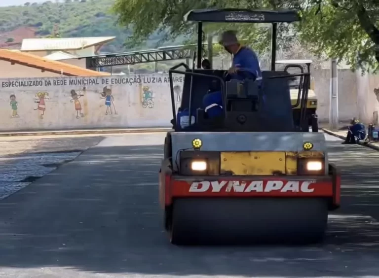 Prefeitura de Brumado inicia recuperação de trecho crítico próximo ao Fórum