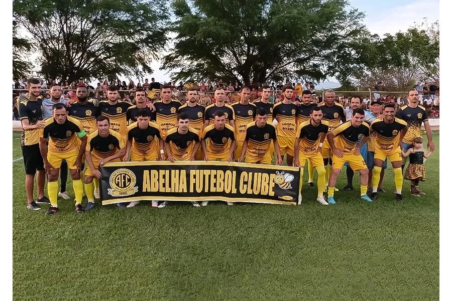 Abelha domina final, vira sobre Algodões e é campeão em Dom Basílio