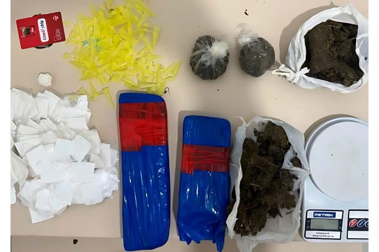 Ação da PM encontra cocaína, maconha e apetrechos do tráfico em Condeúba
