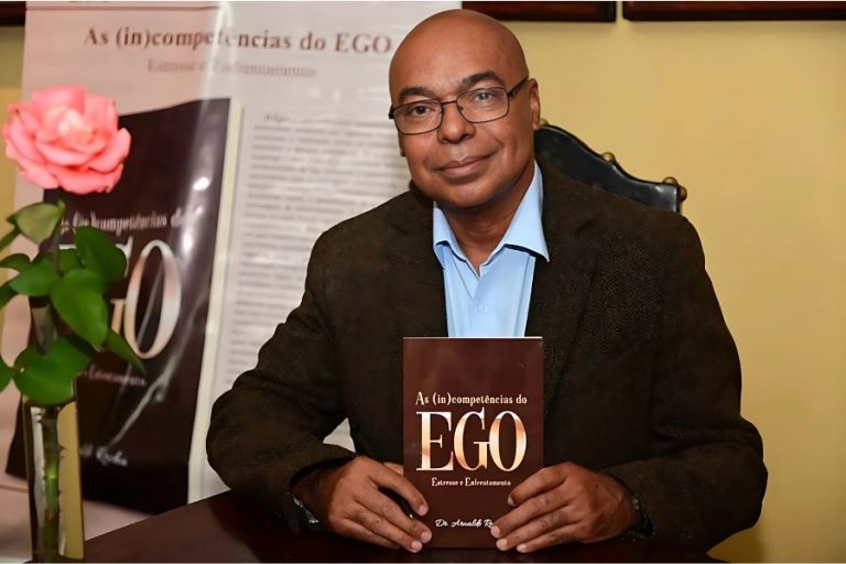 Arnaldo Rocha lança livro sobre estresse e Ego na Casa Régis Pacheco, em Conquista