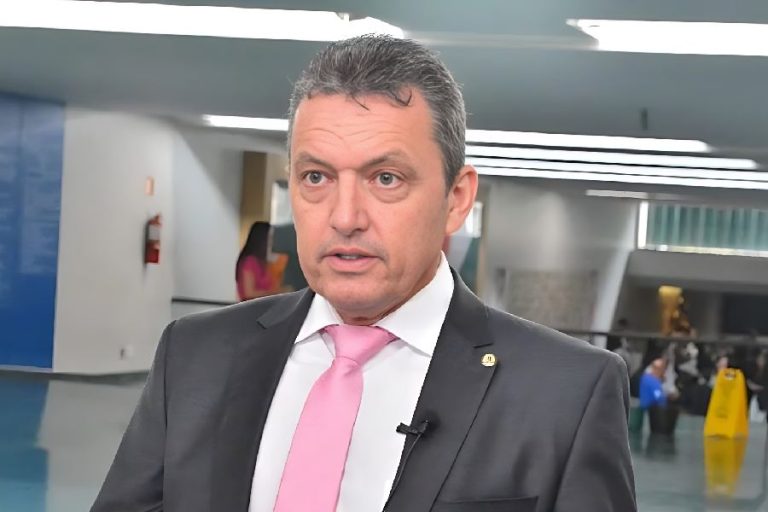 Charles Fernandes pode reassumir mandato federal em movimentação estratégica do PSD