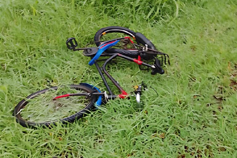 Ciclista é encontrado morto às margens da BR-116; polícia suspeita de atropelamento