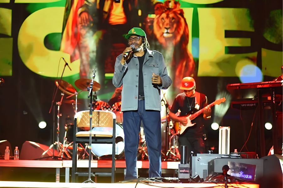 Edson Gomes critica políticos no Festival Virada e dispara: “Querem o povo sempre pobre”