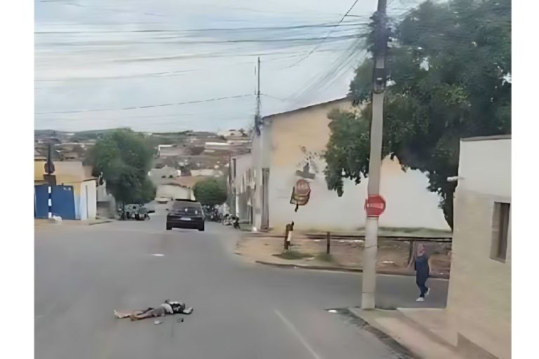 Execução a tiros no centro de Brumado deixa homem morto e polícia investiga