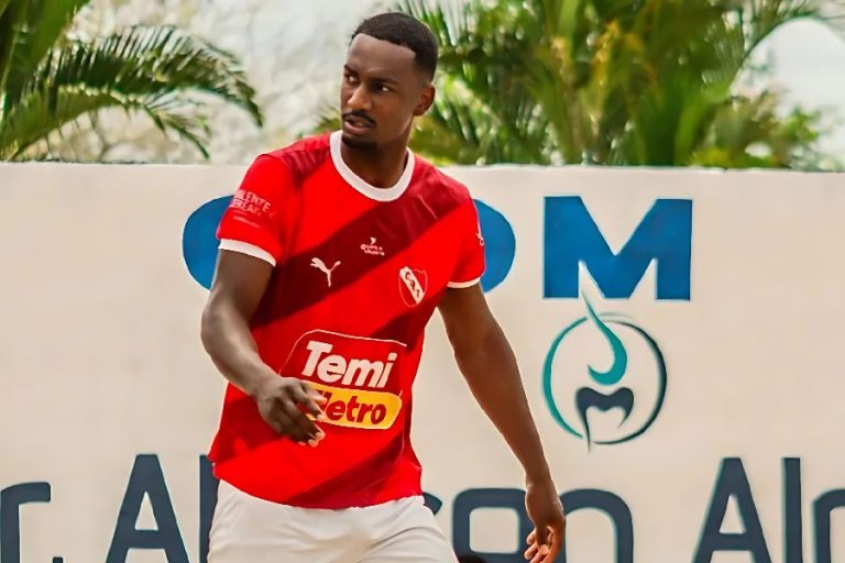 Jogador morre após perder controle de moto no interior da Bahia