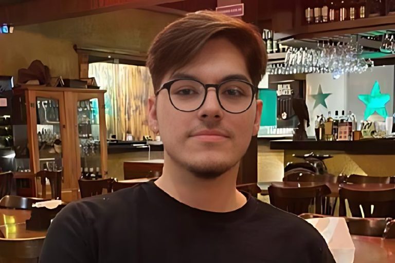 Luto em Vitória da Conquista: morte de Victor Emanuel, 22, comove cidade inteira