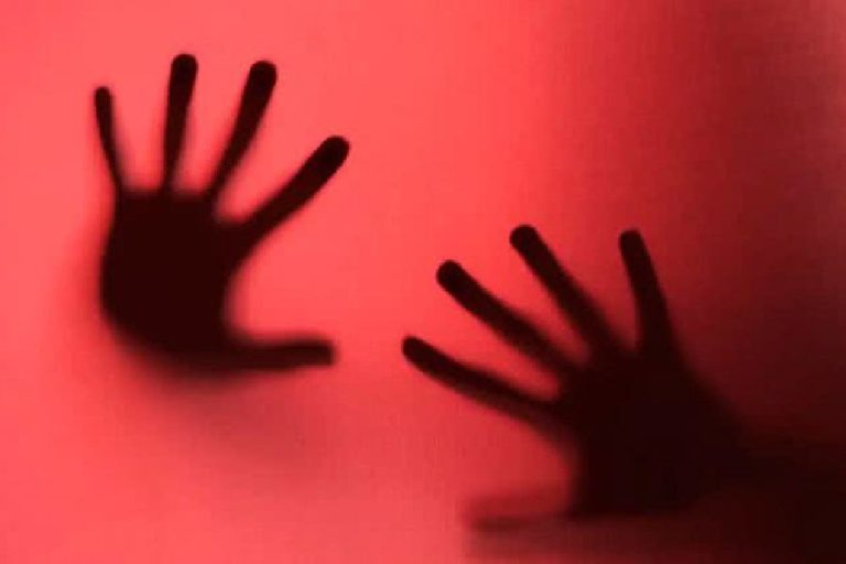 Mulher é sequestrada, espancada e estuprada após jantar com homem em Lauro de Freitas