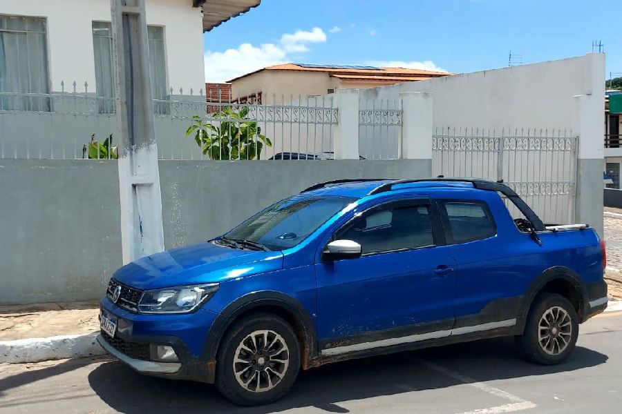 PM flagra carro adulterado e recupera veículo com restrição de furto em Tanhaçu