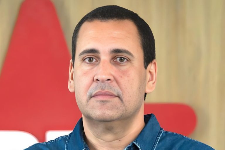 PT defende regulação das redes