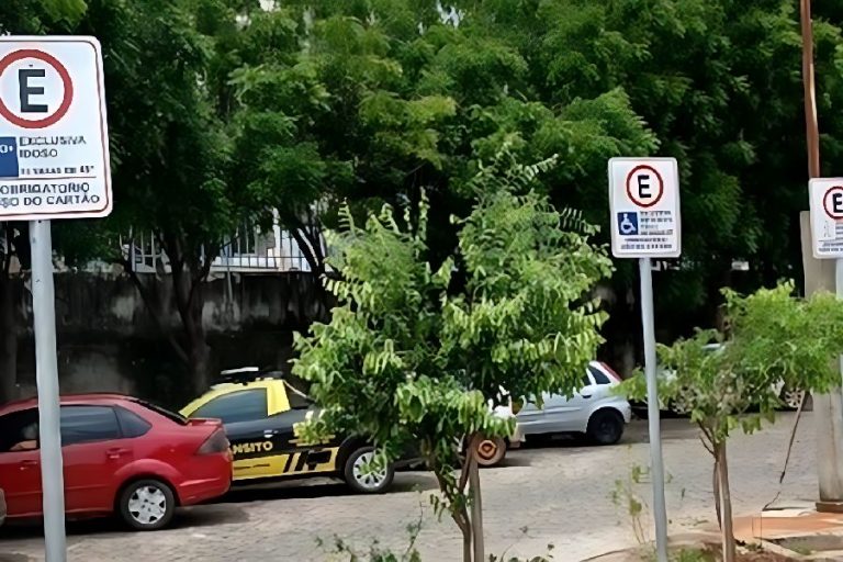 SMTT reforça sinalização no Hospital Municipal e cobra respeito às vagas exclusivas em Brumado