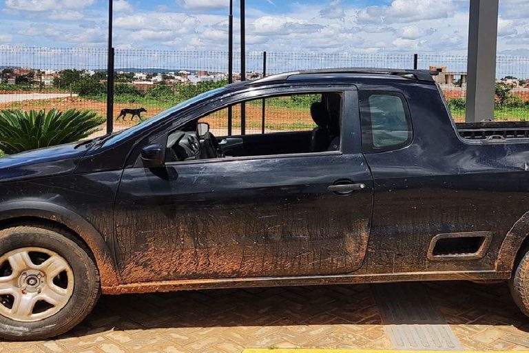 Saveiro roubada há 11 anos é encontrada pela PM em Caculé