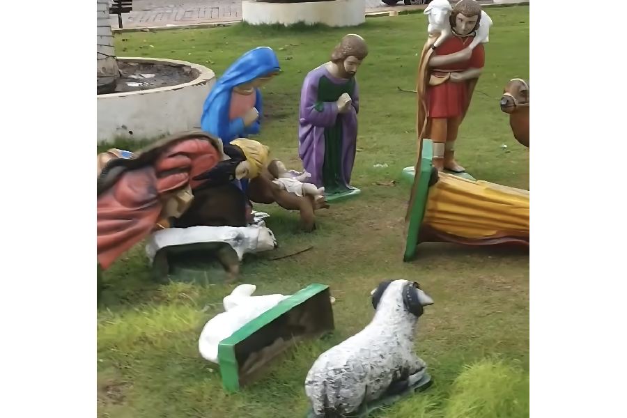 Temporal com vento forte e granizo provoca estragos e derruba decoração de Natal em Ibotirama