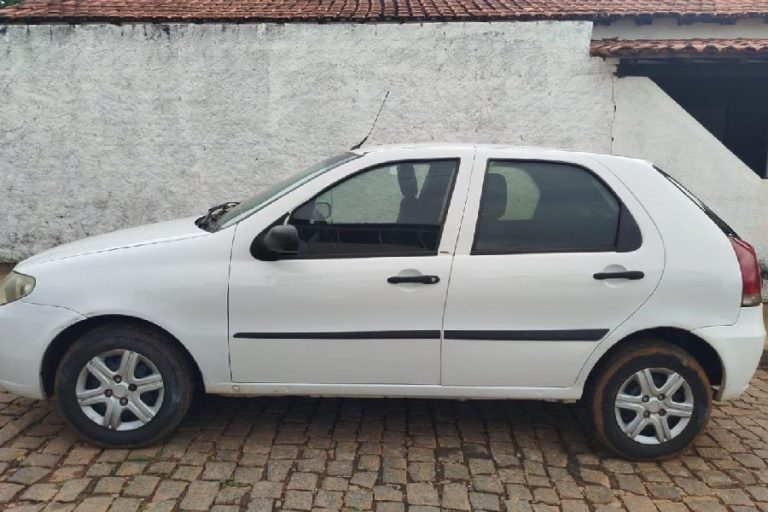 Veículo furtado em SP é encontrado pela polícia em Ibiassucê; motorista não foi localizado