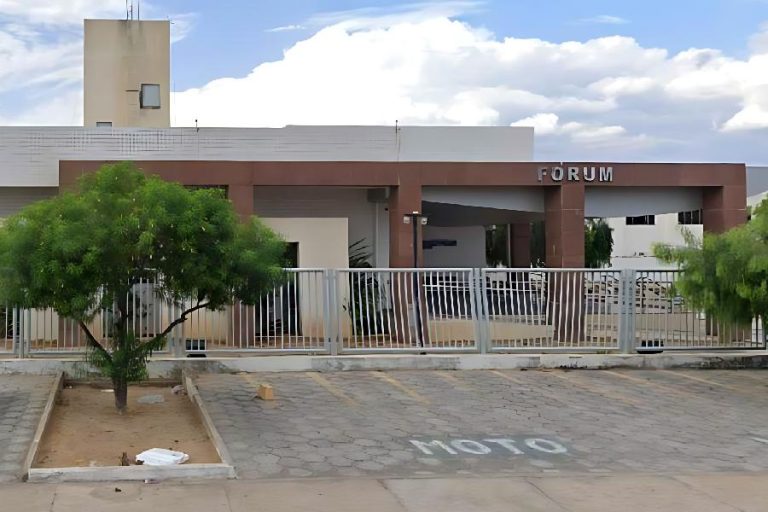 Justiça condena advogado e professor da UNEB por improbidade e determina devolução de R$ 325 mil