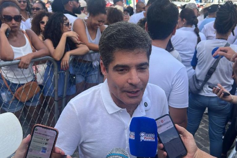 ACM Neto impõe condição para aliança com Coronel e reforça apoio a Caiado na Lavagem do Bonfim